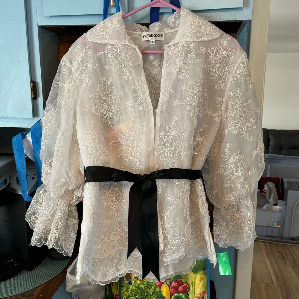 Victor Costa White Lace Snap Up Peasant Top with Black Waist Tie!